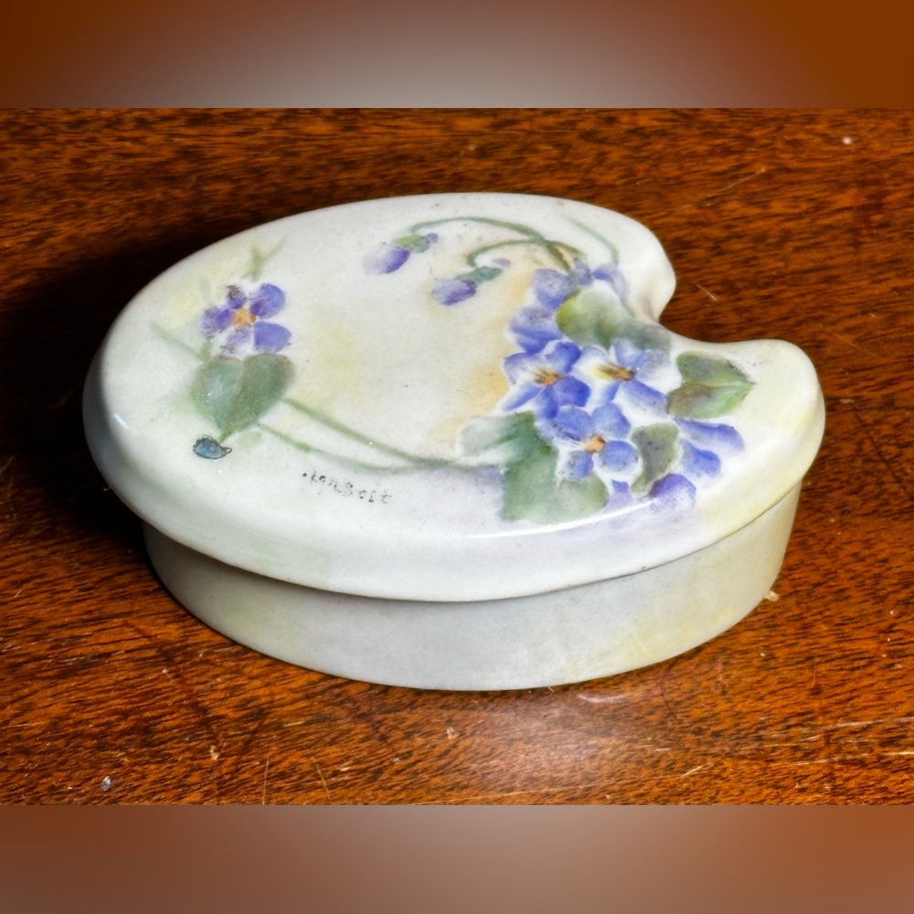 1922 Porcelain Trinket Jewelry Ring Box with Lid Hand Painted Floral Austria